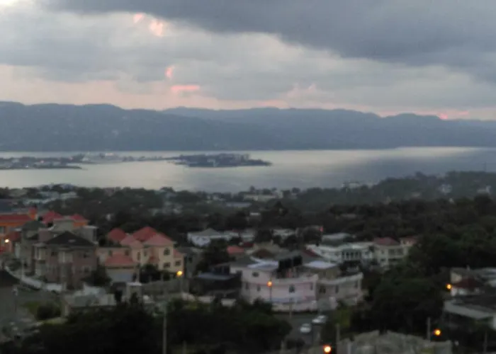 Hiya Heights Pensión Montego Bay